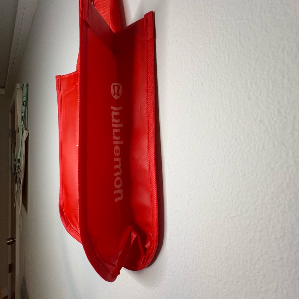 Lululemon Small Tote Bag RARE only available in London UK Flagship Store NEW - Picture 6 of 8